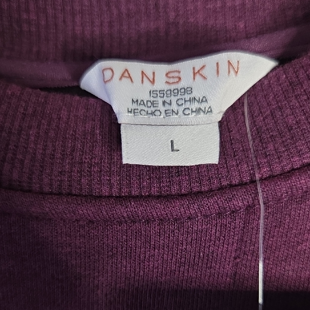 Danskin Crewneck Sweatshirt in Burgundy Sz L NWT Soft Cozy Comfy Casual Giftable - Picture 2 of 12